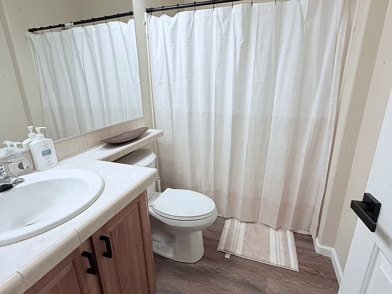 1136 W Calle Querida — Photo 11