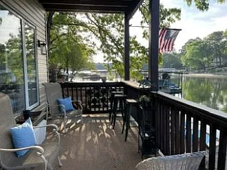 1 bed, 832 sqft, $1,800 — Photo 2