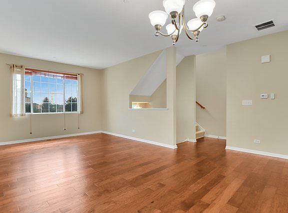3rd image of 746 Sanborn St #192