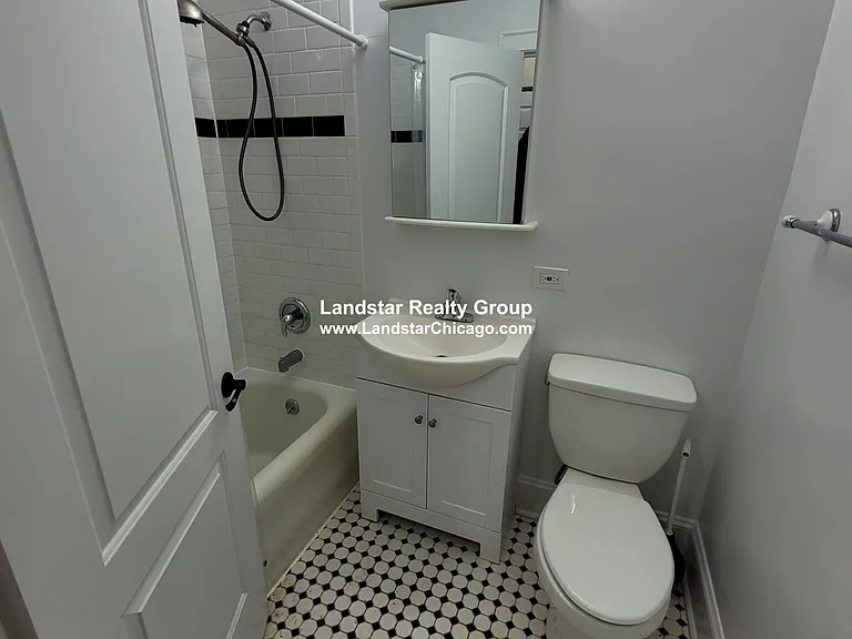 716 Reba Pl #3S — Photo 3
