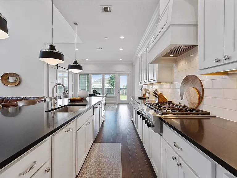 2221 Salt Grass Trl — Photo 13
