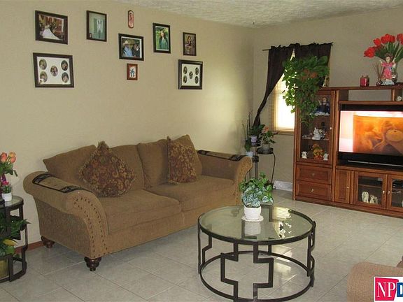 2nd image of 8010 Groves Cir