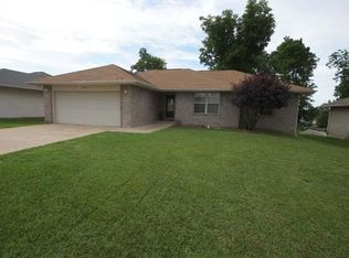 3873 W Overland St, Springfield, MO 65807