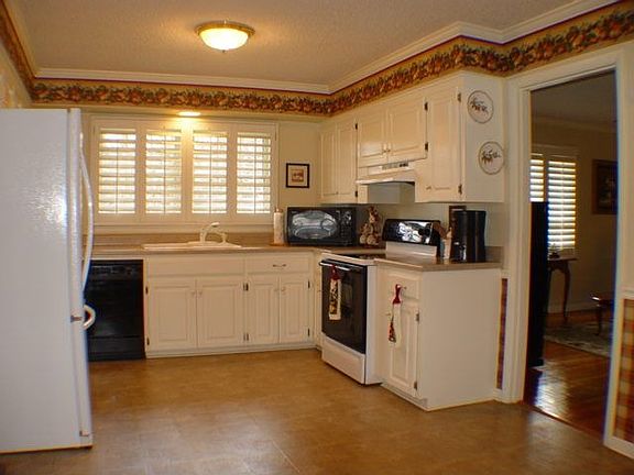 2nd image of 213 Charlotte Dr