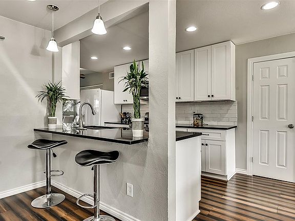 4th image of 1218 Cypress Dr