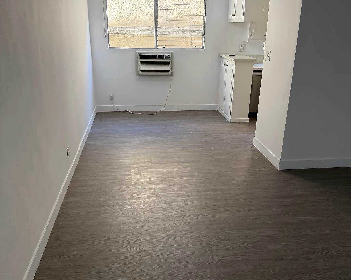 221 S Doheny Drive — Photo 4