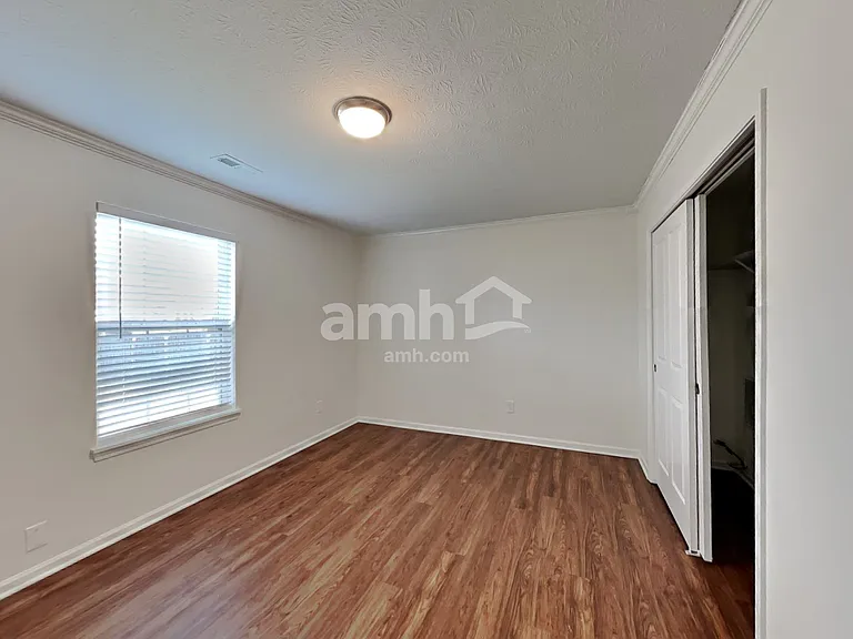 8284 Shattuck Dr — Photo 17