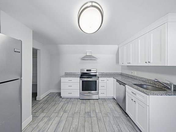3rd image of 20 Wilson St APT B