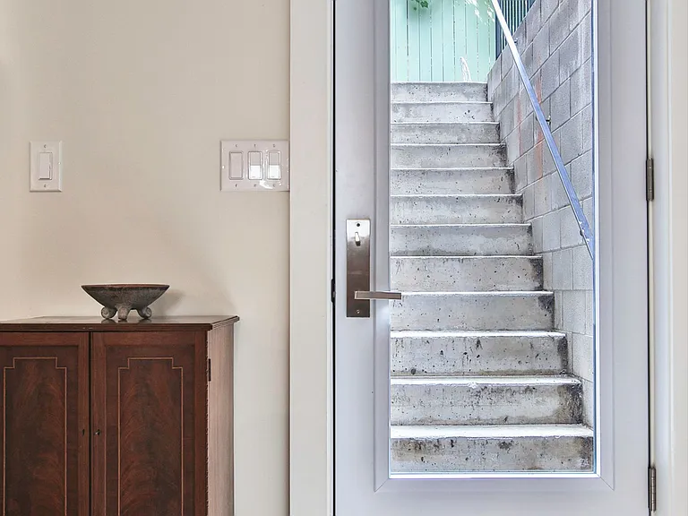 278 Lisgar St #C — Photo 9