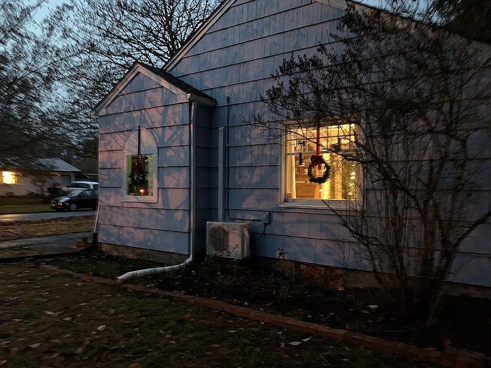 2nd image of 1603 Douglas St