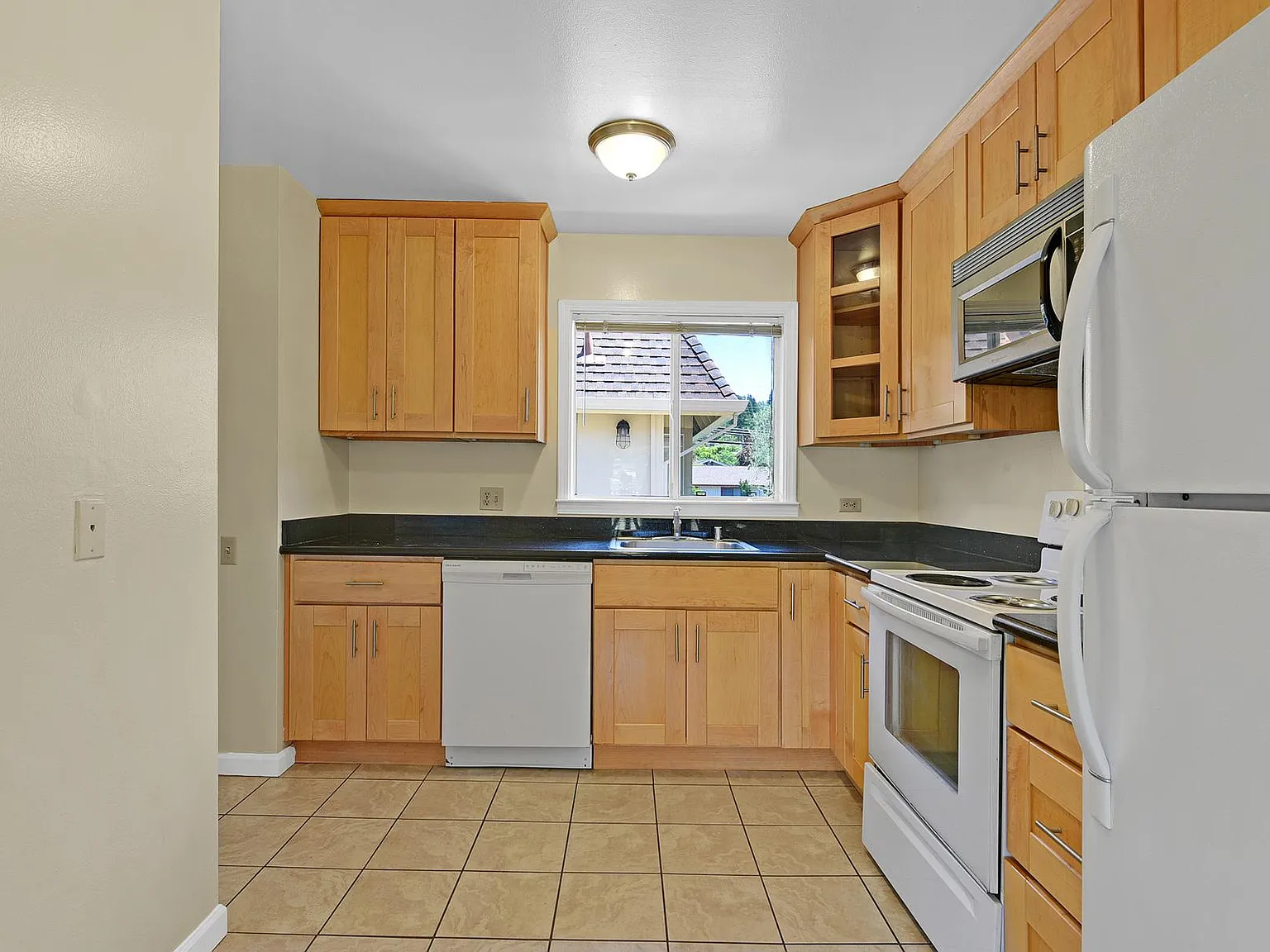 2 bed, $2,550 — Photo 2