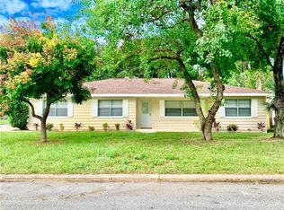 3006 N Lakeview Ct, Eustis, FL 32726