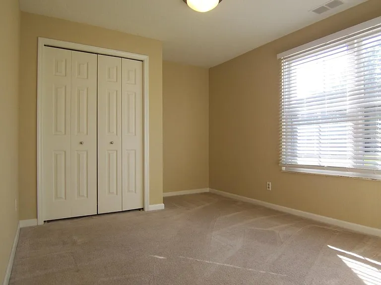 111 Fieldcrest St — Photo 5