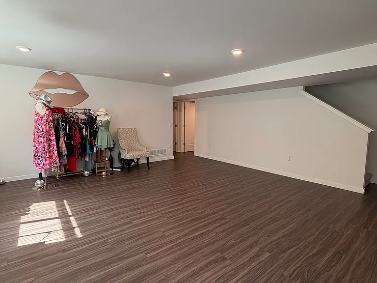 84 Huntington Dr — Photo 28