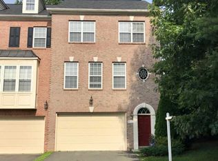 4576 Barringer Pl, Fairfax, VA 22030