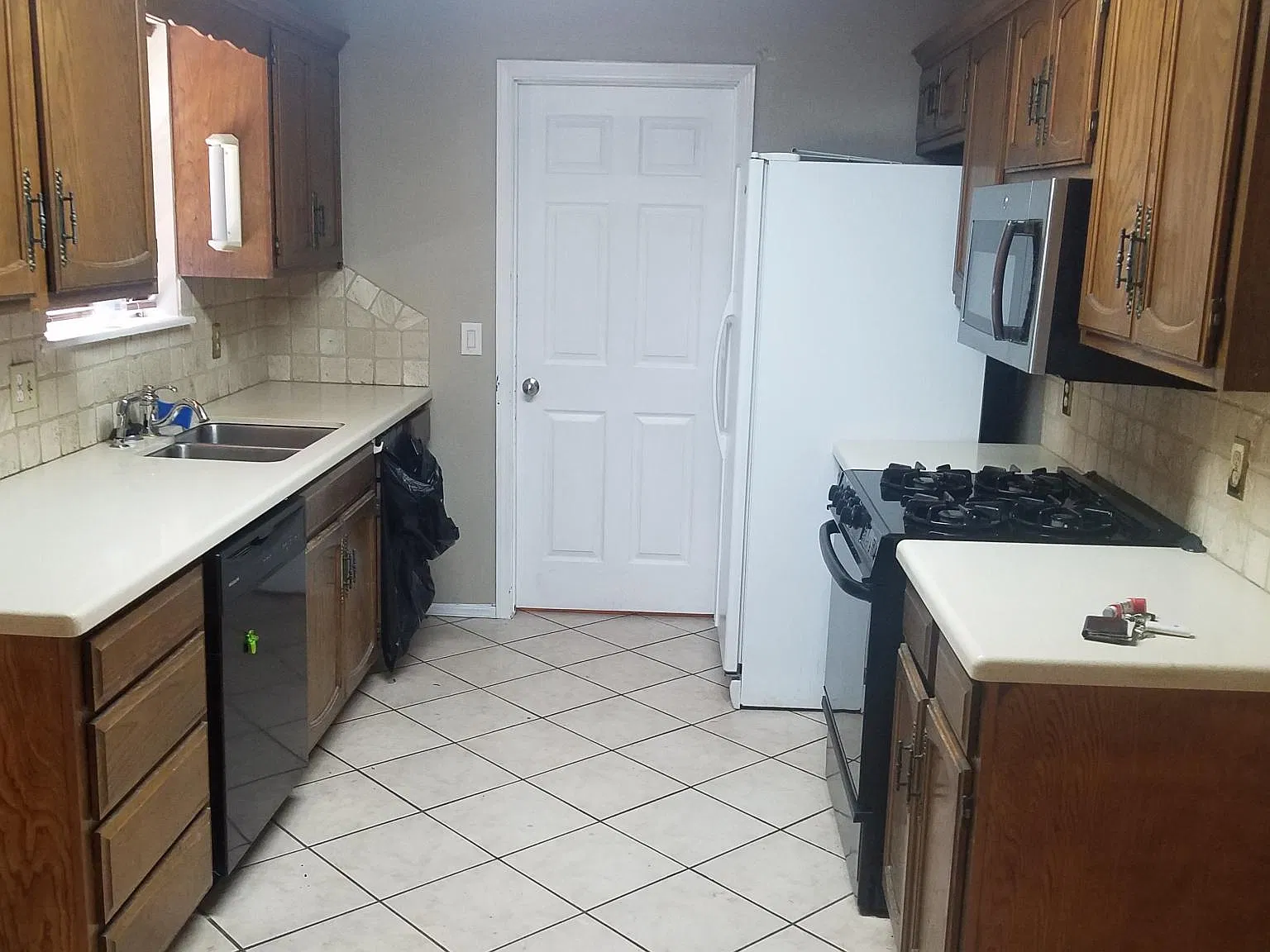 3 bed, 1638 sqft, $1,375 — Photo 3