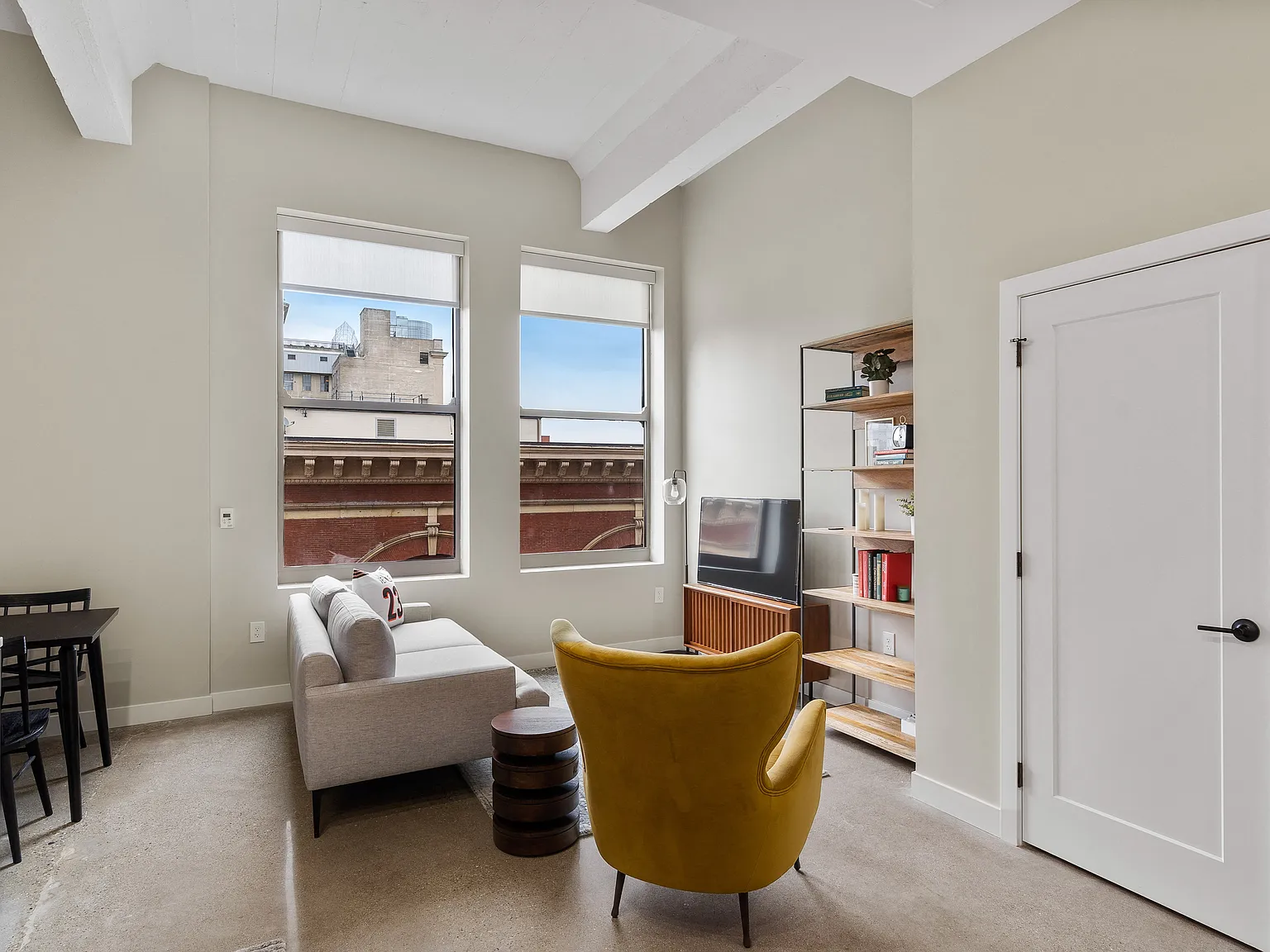 Textile Apartments — Photo 4