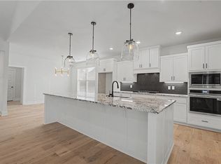 1151 Canyon Maple St, Centerton, AR 72719