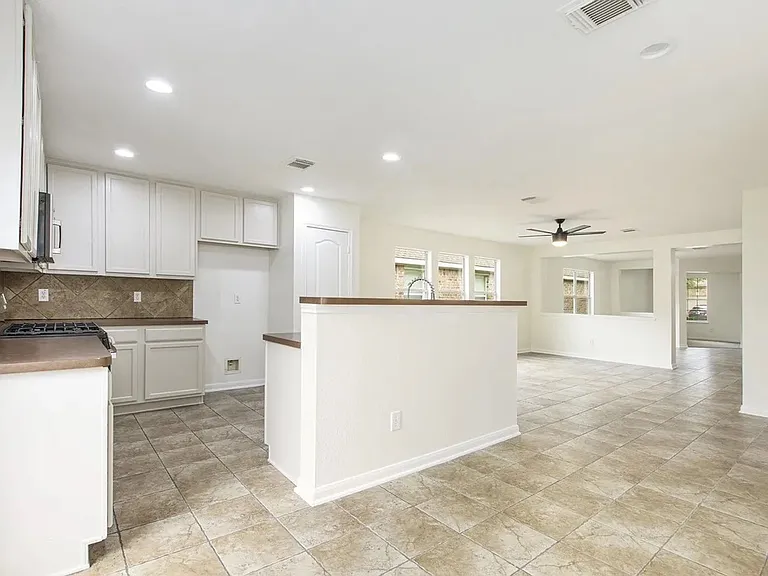 7719 Serene Wood Ln — Photo 6