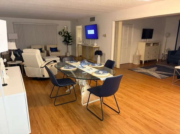 1280 Surf Rd APT 103, Riviera Beach, FL 33404