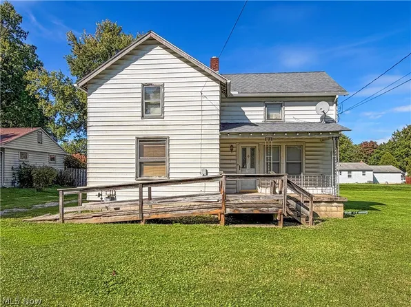 3852 Burkey Rd, Youngstown, OH 44515