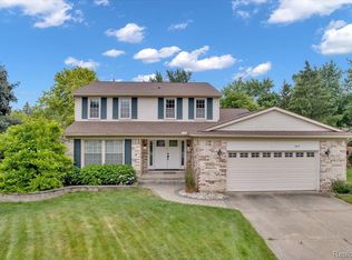 3417 Palm Aire Ct, Rochester Hills, MI 48309