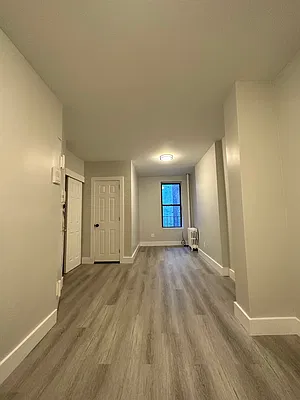 Rented by Peter R. Hungerford, LREB | media 4