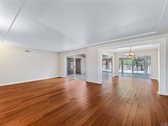 4th image of 1754 N San Antonio Ave
