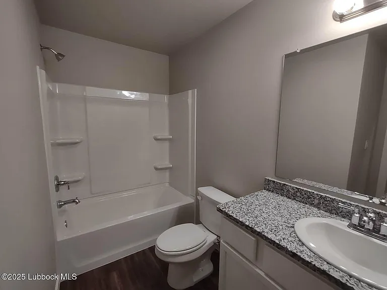 2121 N Jayton Ave #A — Photo 7