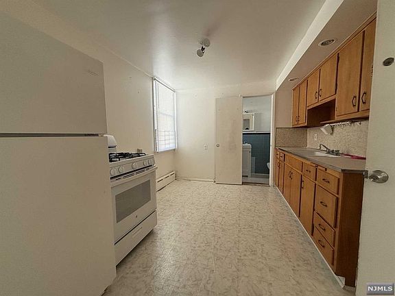4th image of 6101 Newkirk Ave APT 3