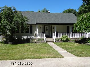 1517 Farmington Rd, Garden City, MI 48135