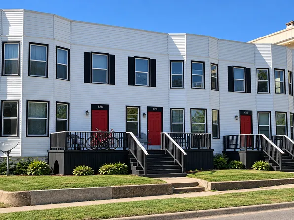 624 W 3rd St #A, Waterloo, IA 50701