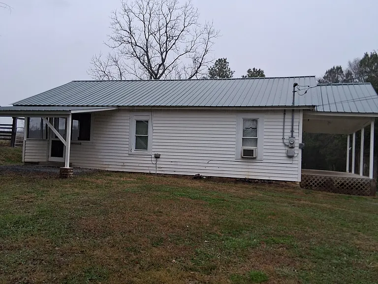215 Iron Mountain Rd — Photo 1