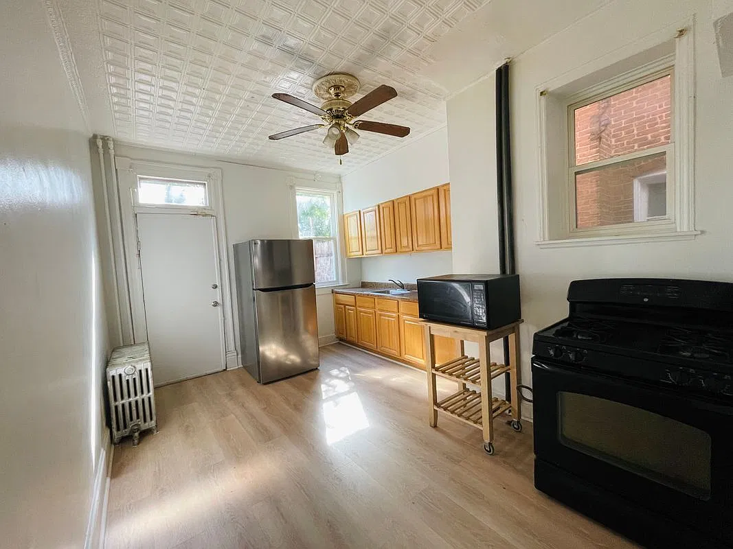 3 bed, 1.0 bath, 1260 sqft, $1,500 — Photo 4