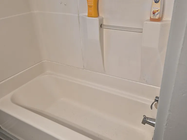 301 S Poplar St — Photo 2