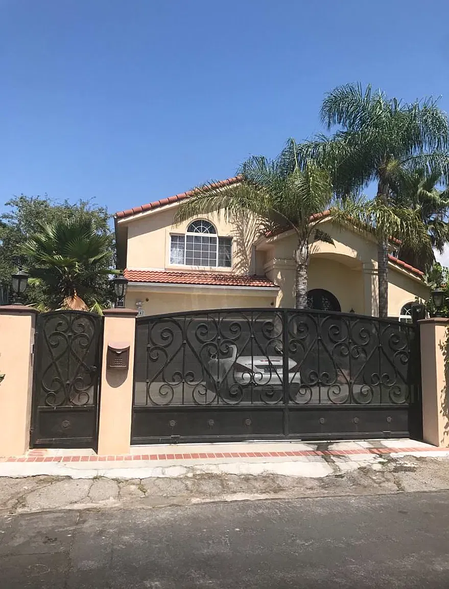 7 bed, 3946 sqft, $9,950 — Photo 3