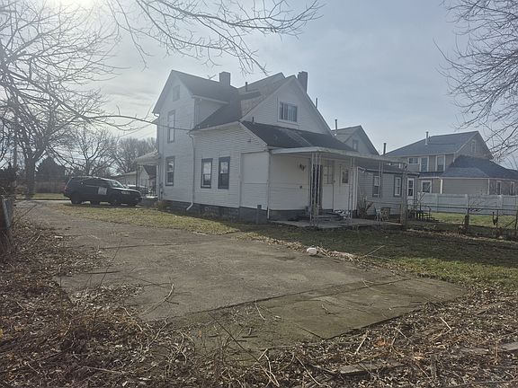 2nd image of 265 Air St