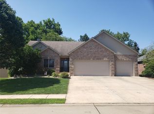 133 Woodcrest Dr, Bethalto, IL