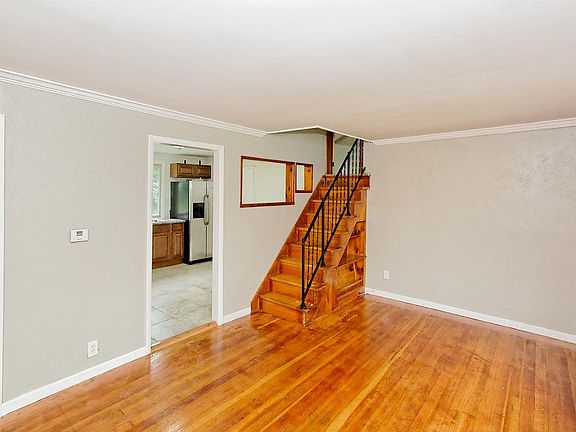 5th image of 70 Jones Dr