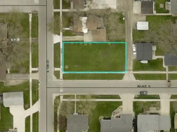1204 8th Ave S, Clear Lake, IA 50428