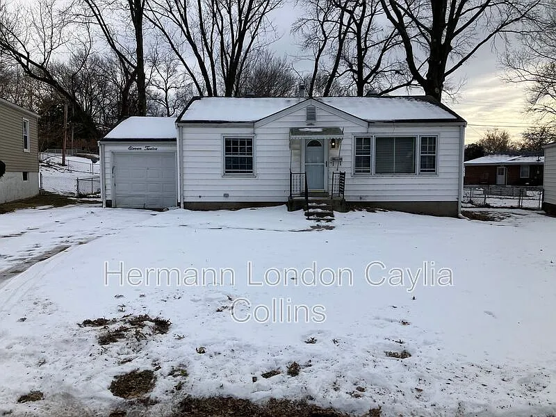 1112 Grenshaw Dr photo 1