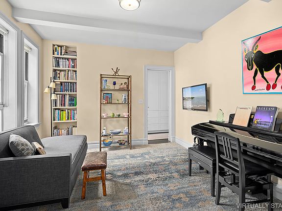5th image of 11 W 69th St APT 9B