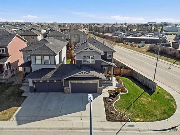 2nd image of 101 SW Ranch Rise