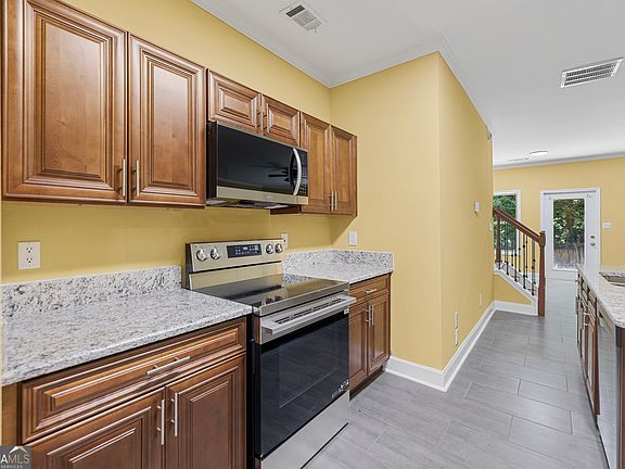 5th image of 1110 Pepper Ln