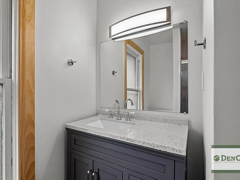 582 S Grant St — Photo 20