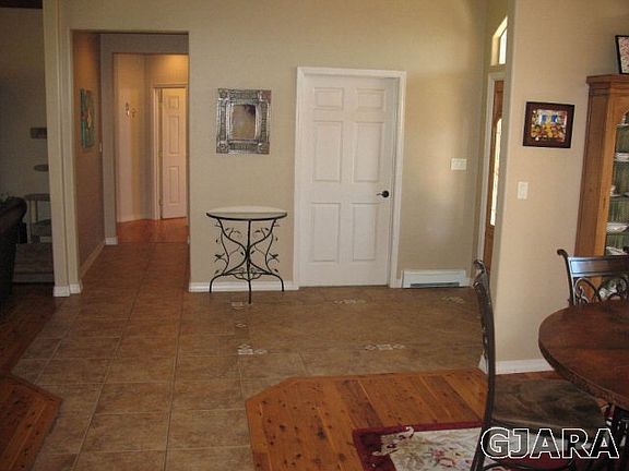 2nd view entryway