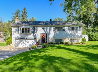 907 Ranch Rd, Wheaton, IL 60187