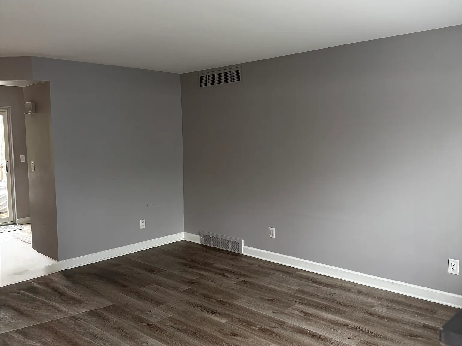 2 bed, 1.5 bath, 1000 sqft, $2,300 — Photo 3