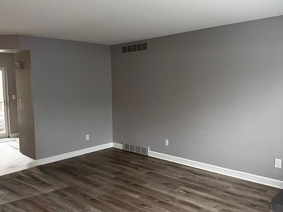 3rd image of 1532 Graefield Rd