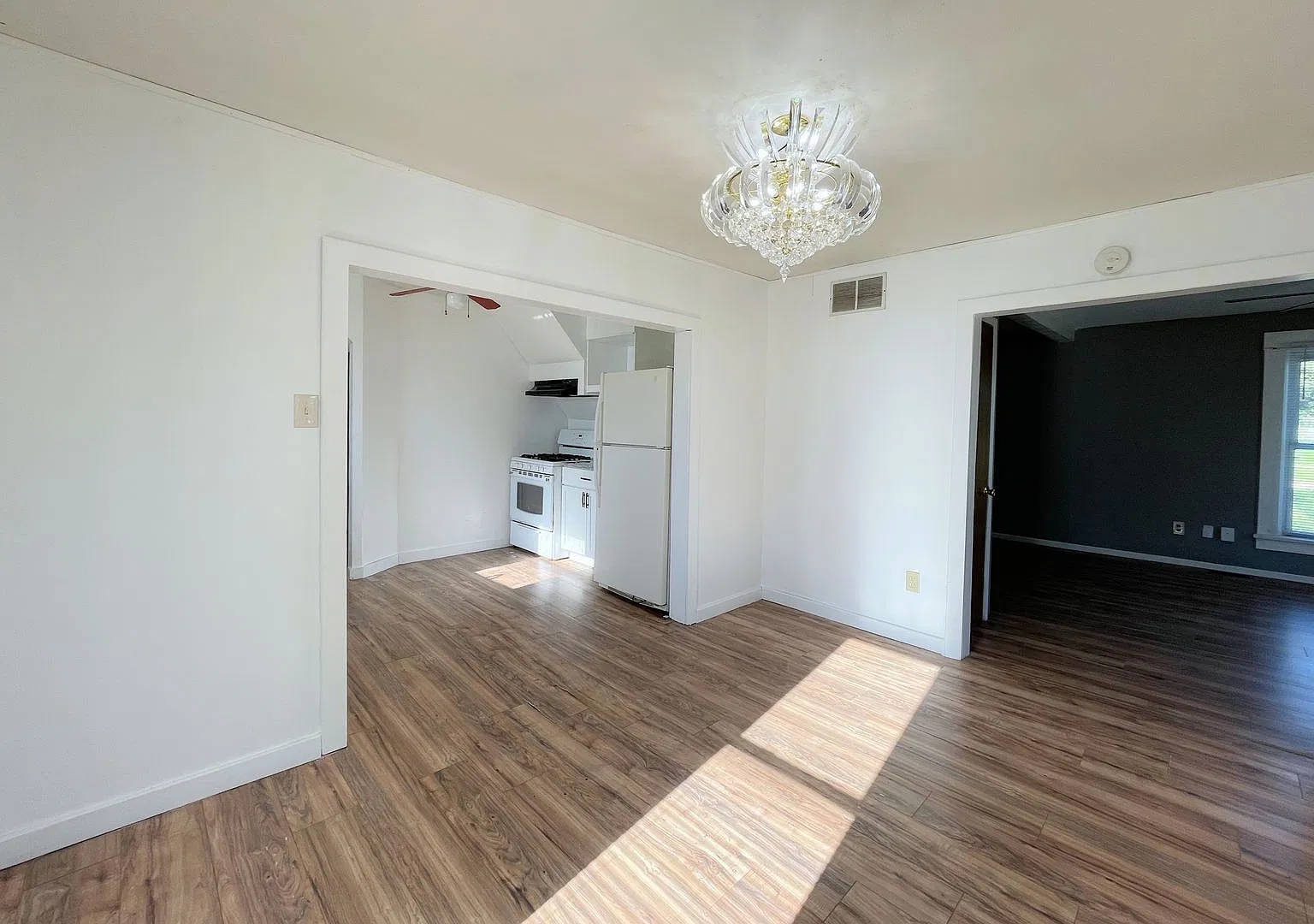 2 bed home in Nickerson — Photo 4